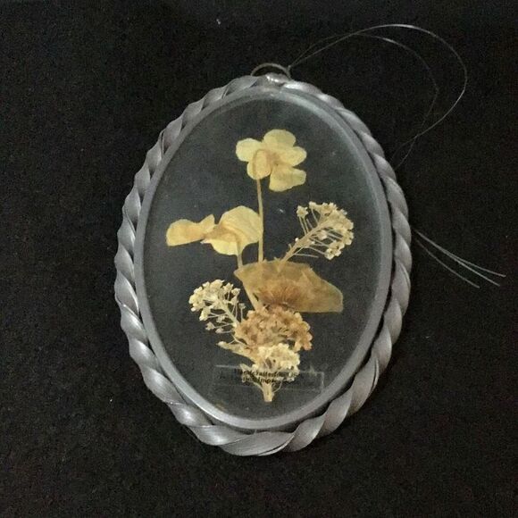 Pressed glass dried flowers in pewter frame - Picture 1 of 3